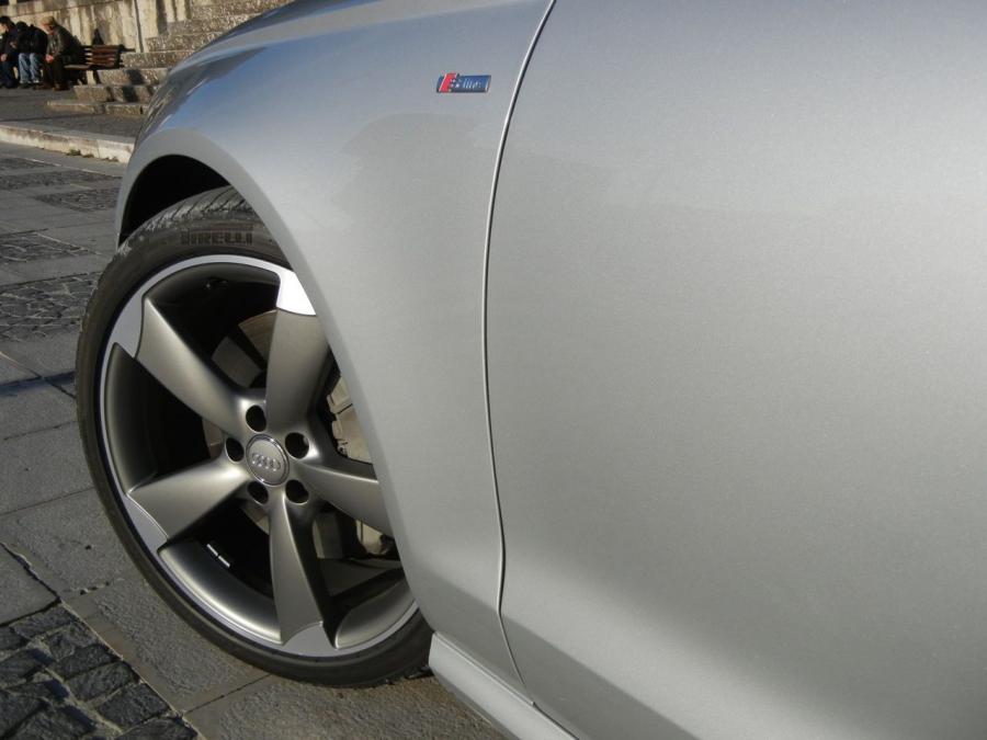 Детали экстерьера Audi A6 3.0T S-Line Sedan (4G, C7) 2011 года  (WW) (фото 77 из 115)
